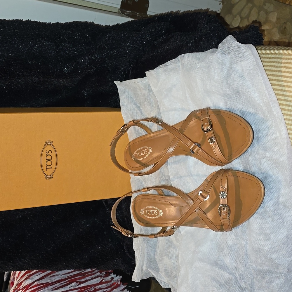 TOD'S Leather Sandals